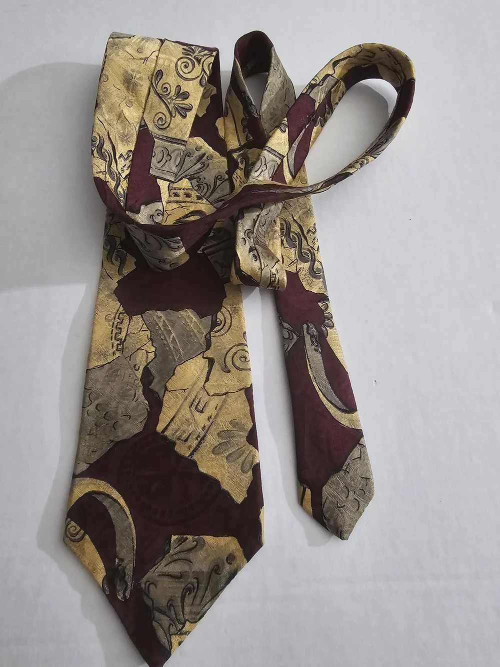 Men's Burgundy and Gold Patterned Tie